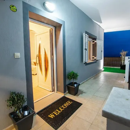 Yiannis Santorini Apartment